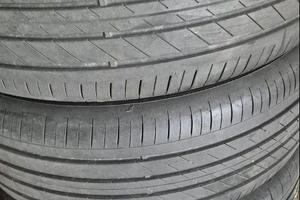 4 Pneumatici usati 215/50R18 Good Year