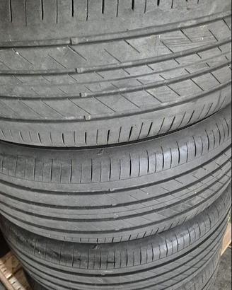 4 Pneumatici usati 215/50R18 Good Year