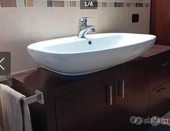 Lavandino bagno da appoggio completo di rubinetter