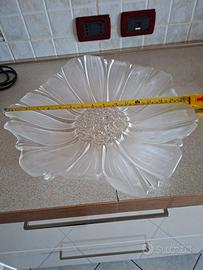 centro  tavola a forma di fiore in vetro