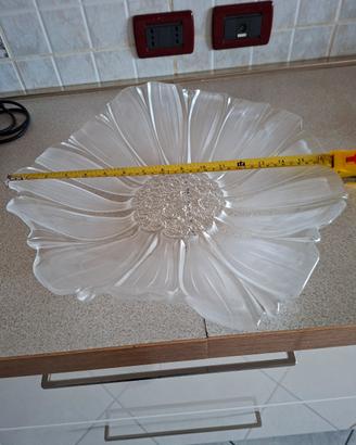 centro  tavola a forma di fiore in vetro
