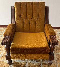 Coppia di poltrone vintage in velluto e legno