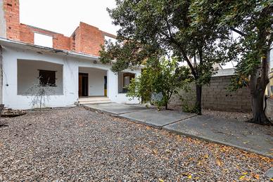 Area Residenziale con Loc. Commerciale