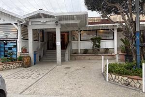 Attività / Licenza di 180 m² con 5 locali a Giugli