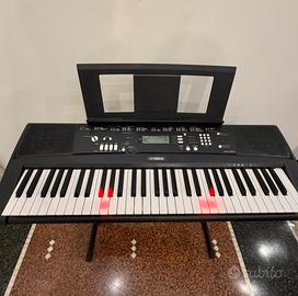Tastiera Yamaha EZ-220+supporto da  pavimento
