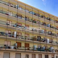 TRILOCALE FINEMENTE RISTRUTTURATO COMODO AI SERVIZ