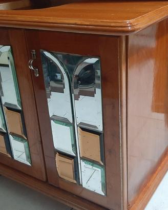 Sottolavabo e specchio bagno