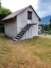 Cascina con terreno
