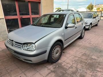 Volkswagen Golf IV 110 cv anno 1999 turbo diesel