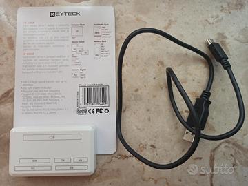 Lettore schede memoria vari formati