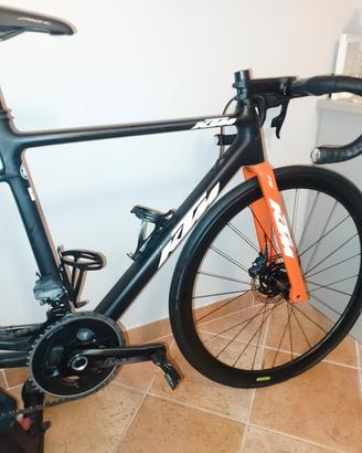 KTM  con gruppo elettrico 