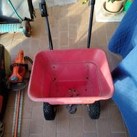 Carrello spargi concime