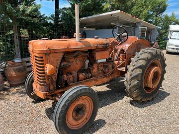 Trattore epoca OM 35/40 1 serie friz. A mano