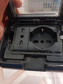 SERIE LIVING INTERNATIONAL DIVERSO MATERIALE 