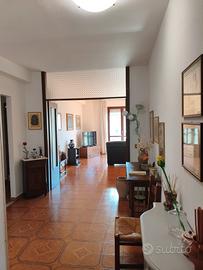 Appartamento semi-indipendente a Massa (Ms)