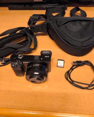 Fotocamera Sony A6000 + 16-50mm + borsa