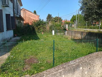 Abitazione con terreno agricolo