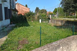 Abitazione con terreno agricolo
