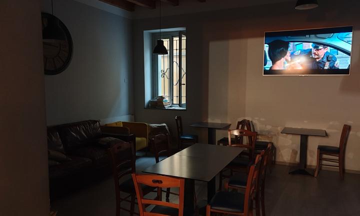 Bar tabacchi con annessa cucina