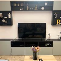 Particolare parete attrezzata