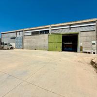 Ampi capannoni industriali