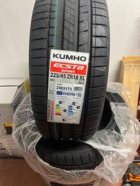 Pneumatici Nuovi 225/45/R18 95Y