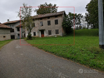 Due rustici da ristrutturare