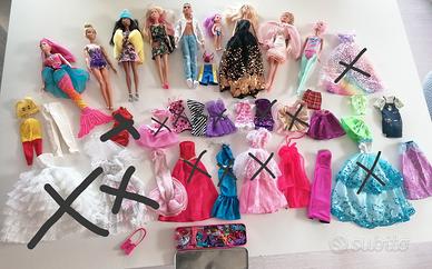 Barbie con vestiti e scarpe