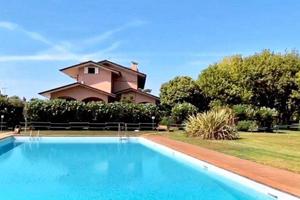 Sabaudia loft in villa