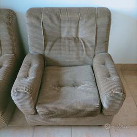 due  divani di una piazza 