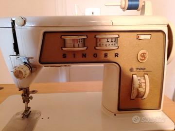 Macchina da cucire Singer 700 con mobile