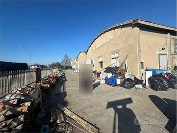 Immobile di 2256 m² con più di 5 locali a Concordi