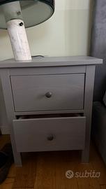 Comodino IKEA HEMNES grigio