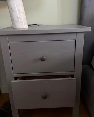 Comodino IKEA HEMNES grigio
