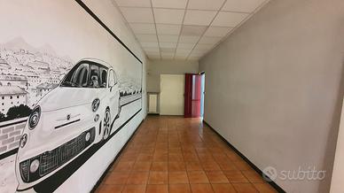 Capannone con passo carraio circa 650 mq