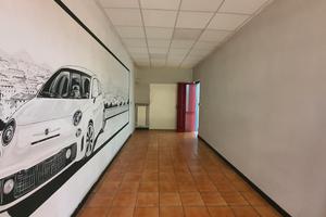 Capannone con passo carraio circa 650 mq