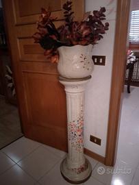 colonna con vaso in ceramica 