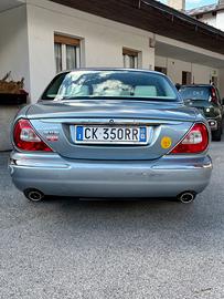 Jaguar XJ8