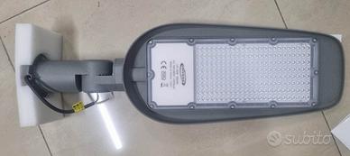 Lampioni stradali LED 150W 13500 lumen IP65