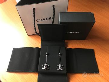 Orecchini pendenti Chanel