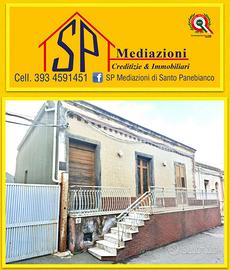 Casale con ampio spazio esterno