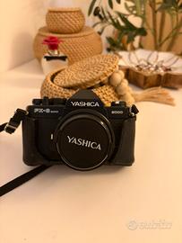 Macchina fotografica Yashica  analogica vintage