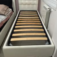 Struttura letto singolo in ecopelle con rete