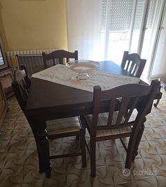 Tavolo allungabile e 4 sedie