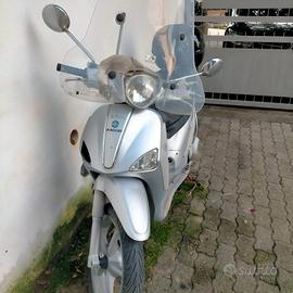 piaggio liberty 200
