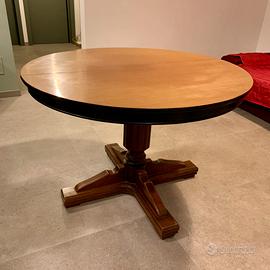 Tavolo rotondo allungabile in legno massello