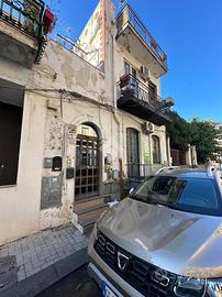 2 LOCALI A CATANIA