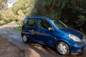 Toyota Yaris Verso 1.3 benzina 2004