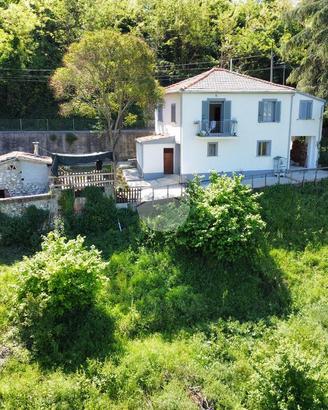 CASA INDIPENDENTE A MONTEBUONO