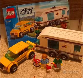 4435 LEGO City Car and Caravan